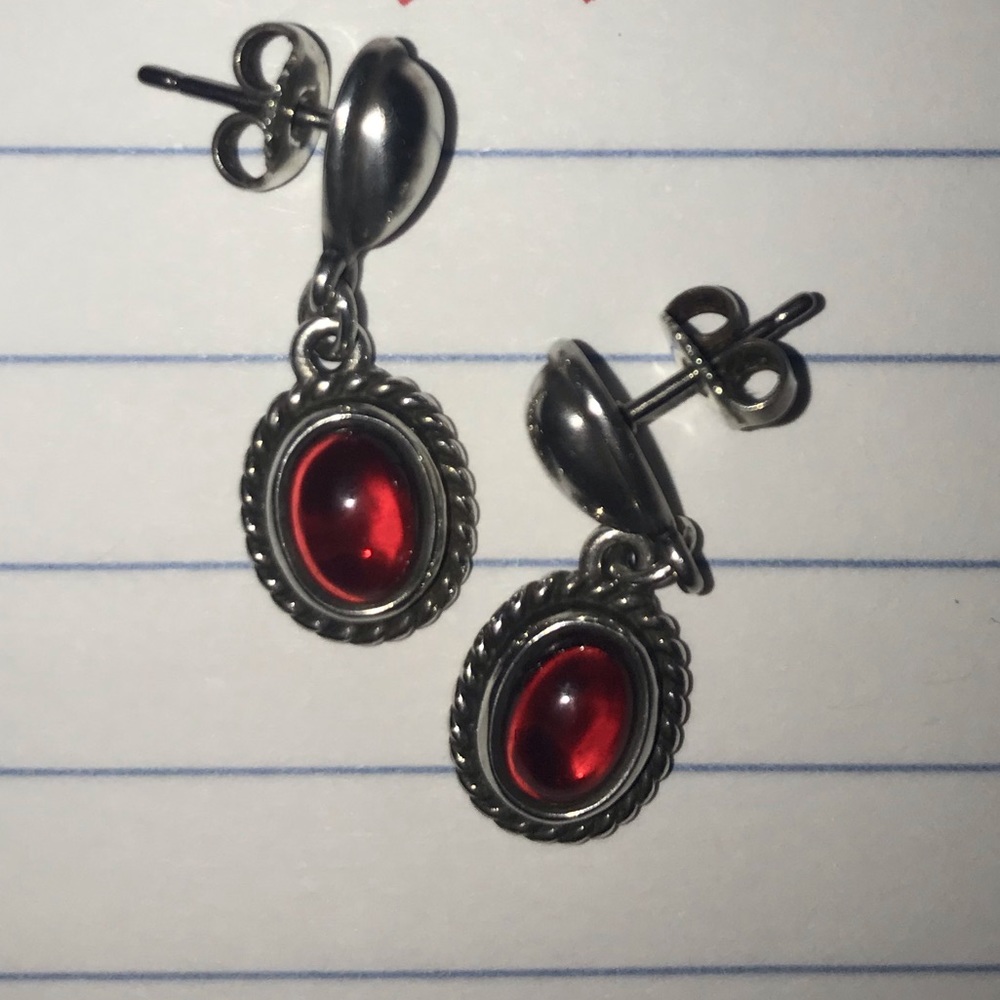 Retired James Avery Garnet Dangle earrings